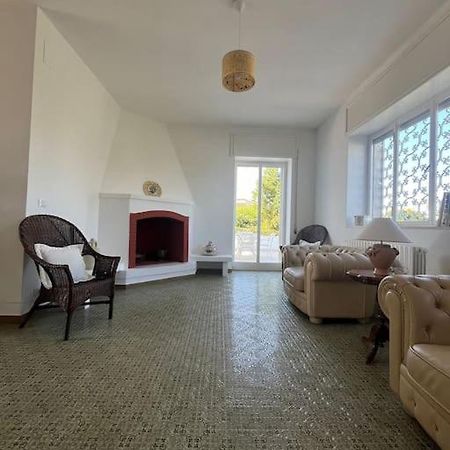 Villa Bouganville 2 オストゥーニ エクステリア 写真