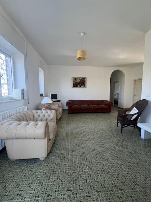 Villa Bouganville 2 オストゥーニ エクステリア 写真