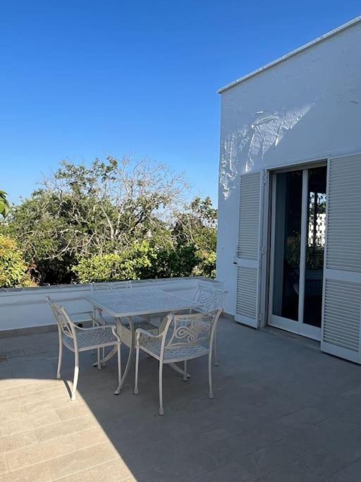 Villa Bouganville 2 オストゥーニ エクステリア 写真